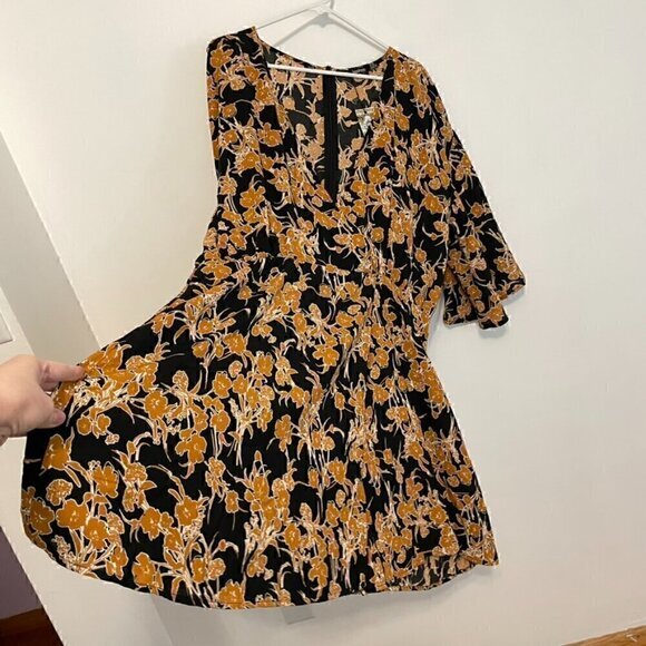 NEW NWT BOOHOO Plus Size Floral Wrap Skater Dress Black Brown Surplice Boho Knee - Picture 10 of 15